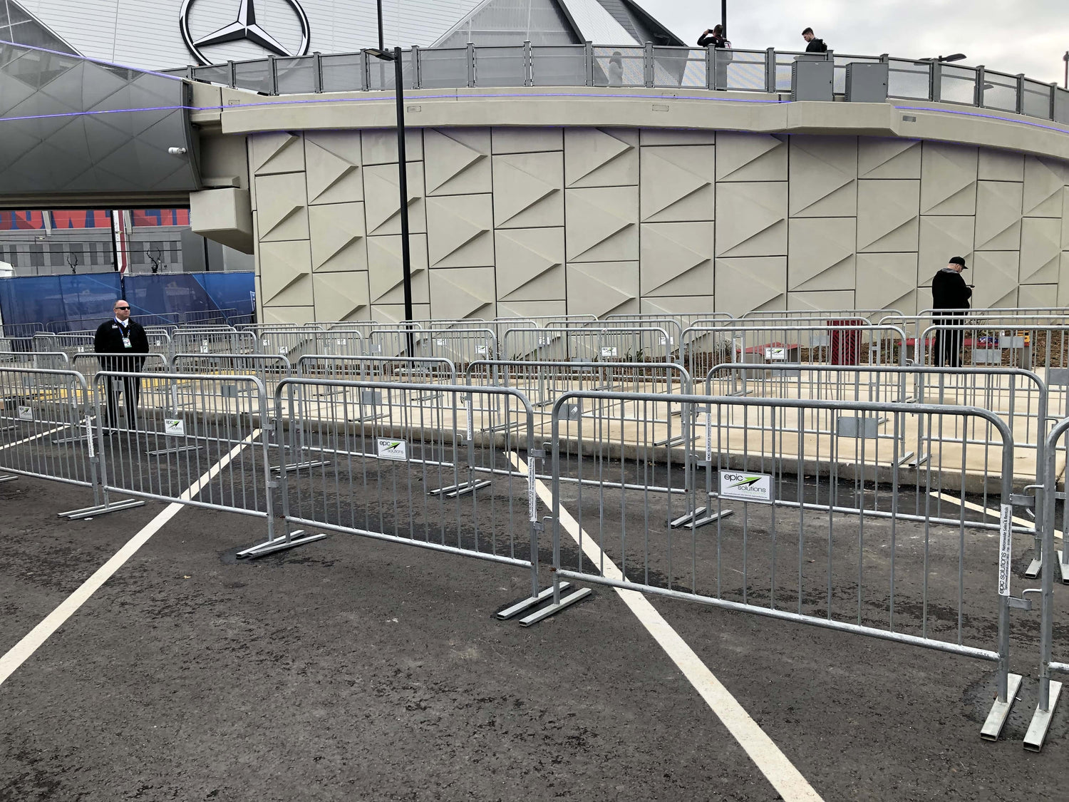 Effective Queue Lines with Steel Barricades